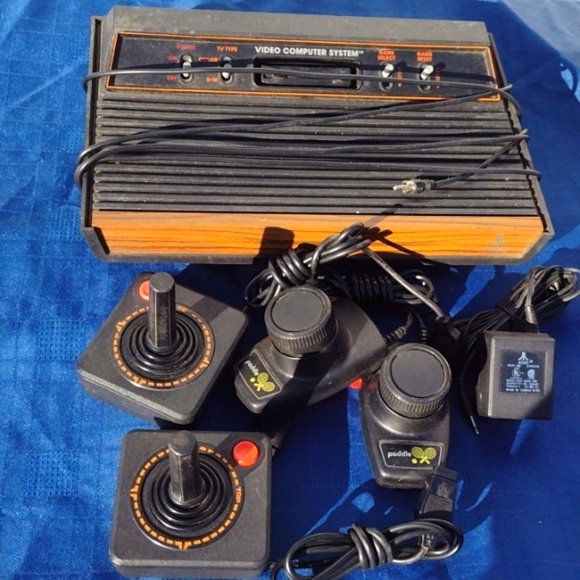 Atari Video Game Console - Picture 1 of 4